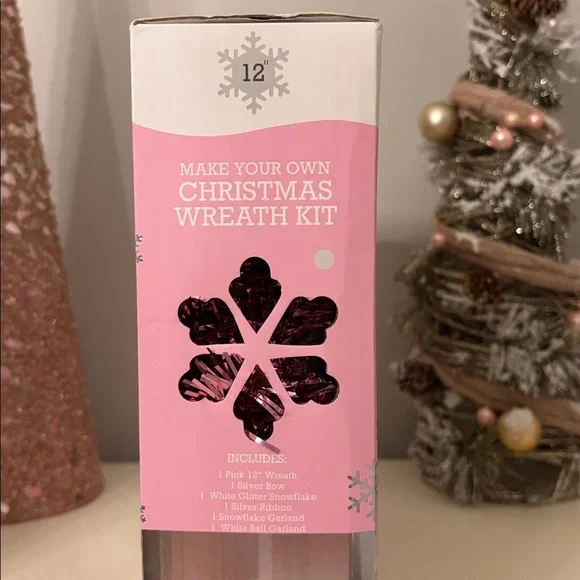 Xmas Wreath Kit for Sadie + Pampers Swaddlers 360 Diapers for Kade @sweetthangtn - Picture 3 of 4